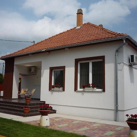 Mórafészek vendégház Mórahalom Exterior foto