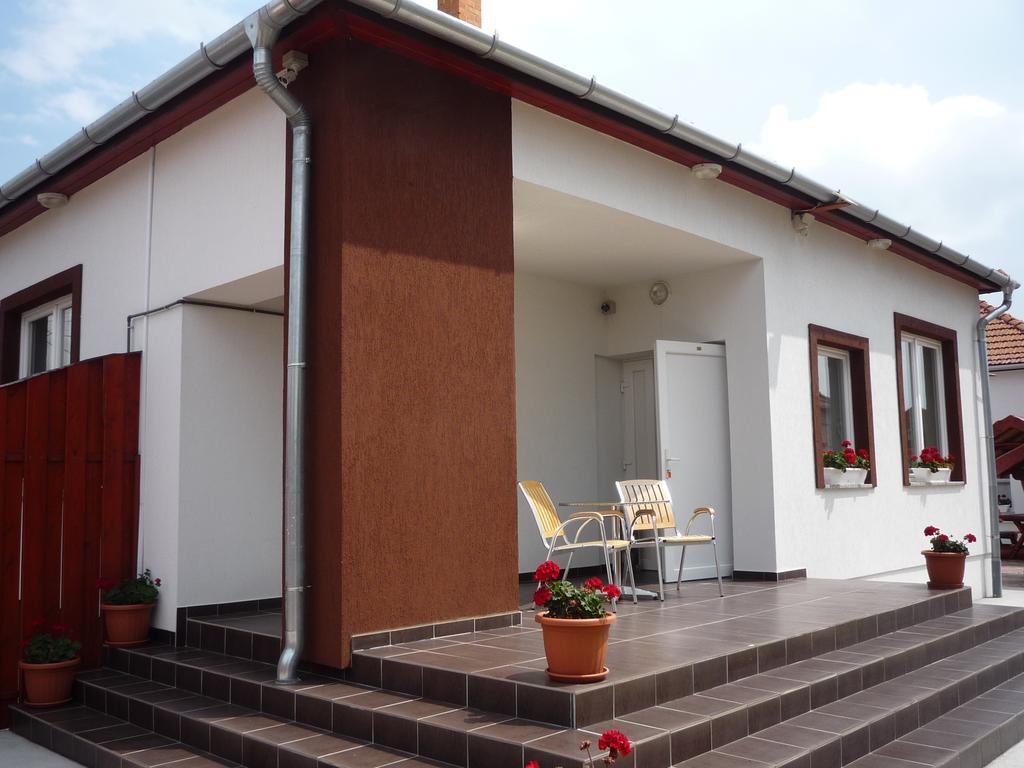 Mórafészek vendégház Mórahalom Exterior foto